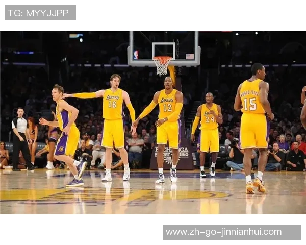 活塞五虎与湖人F4的巅峰对决谁将书写NBA历史新篇章